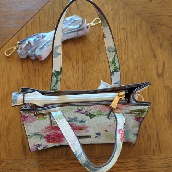 NWT Carlos Santa Floral Medium Purse Crossbody Bag - Picture 6 of 11